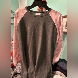 LuLaRoe Randy raglan XS